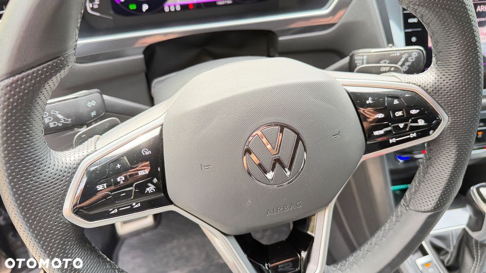 Volkswagen Tiguan 2.0 TDI SCR 4MotION DSG R-Line - 27