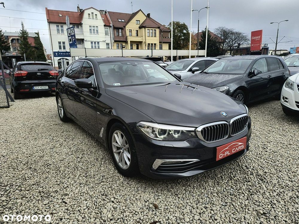 BMW Seria 5 530i Luxury Line sport - 4