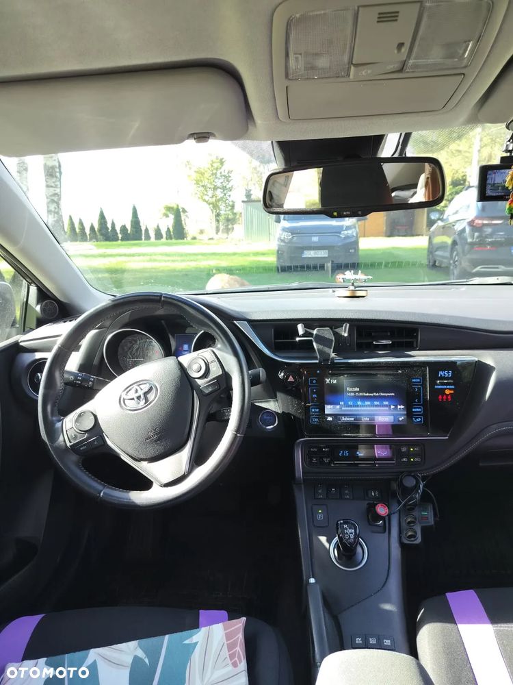Toyota Auris - 2