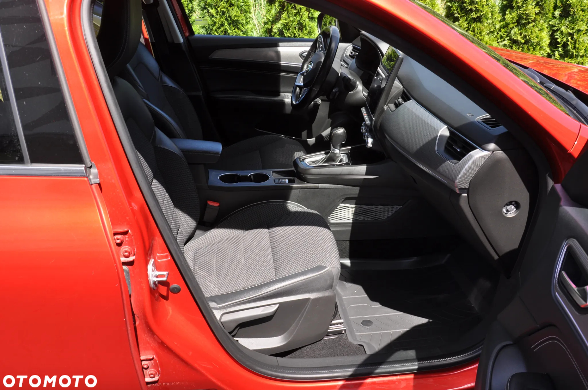 Renault Arkana 1.6 E-TECH Intens MMT - 15