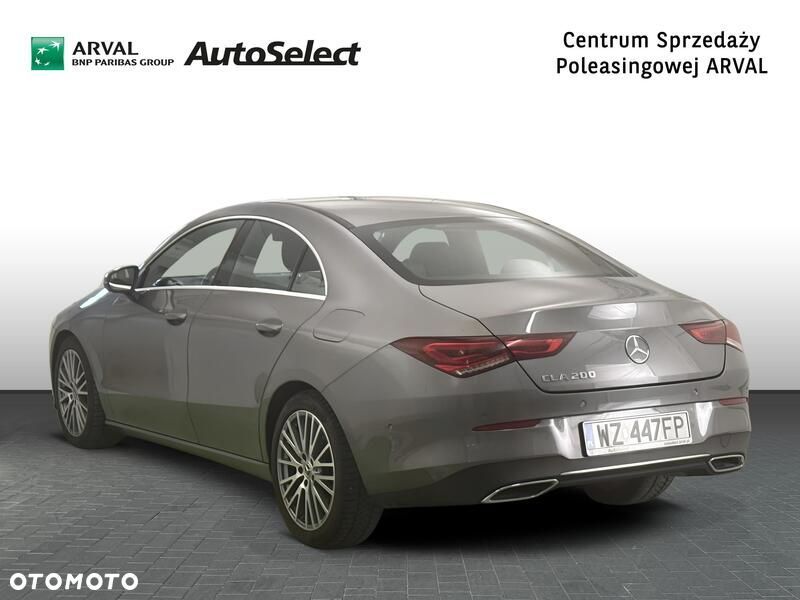 Mercedes-Benz CLA 200 7G-DCT - 3