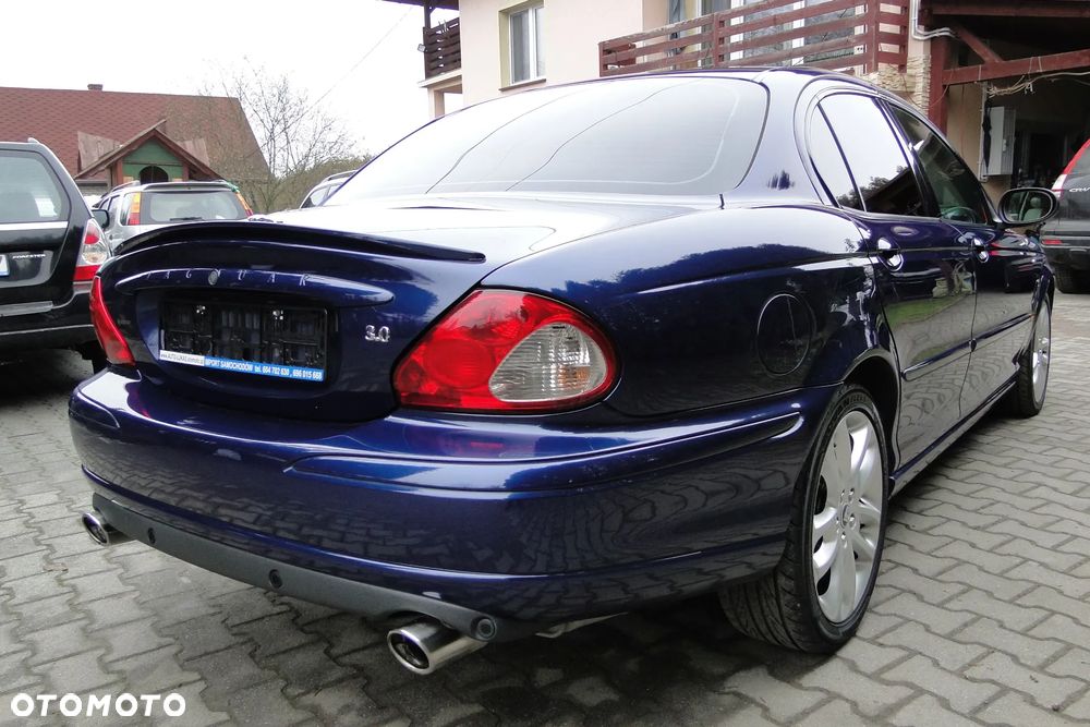 Jaguar X-Type 3.0 V6 4x4 Executive - 4