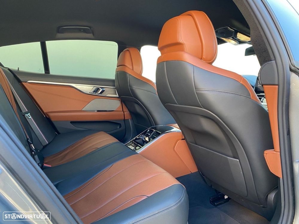 BMW 840 Gran Coupé d xDrive Pack M - 24