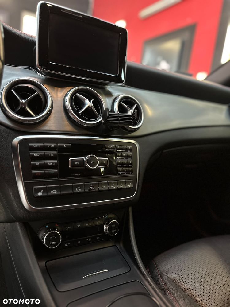 Mercedes-Benz GLA 250 4-Matic - 11