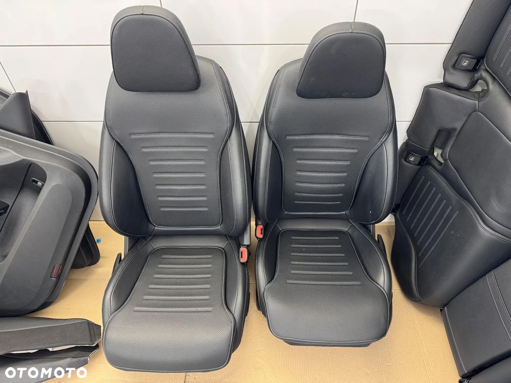 Wnętrze fotele kanapa boczki skóra W206 C-klasa - 7