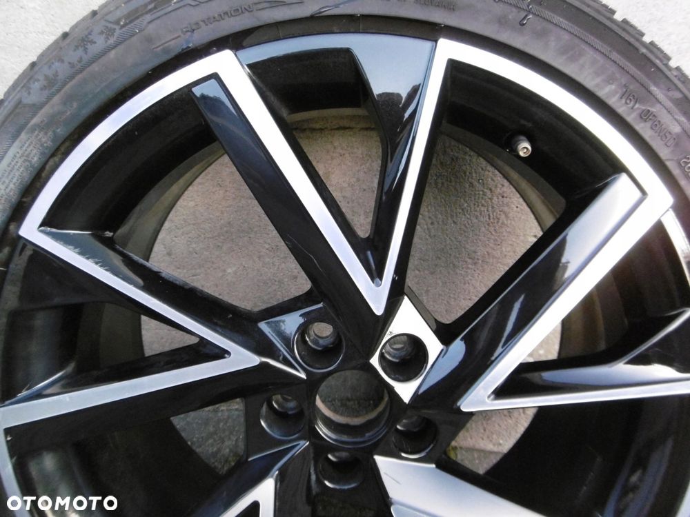SKODA SCALA 657 7Jx18H2 ET39 5X100 - felga - 2