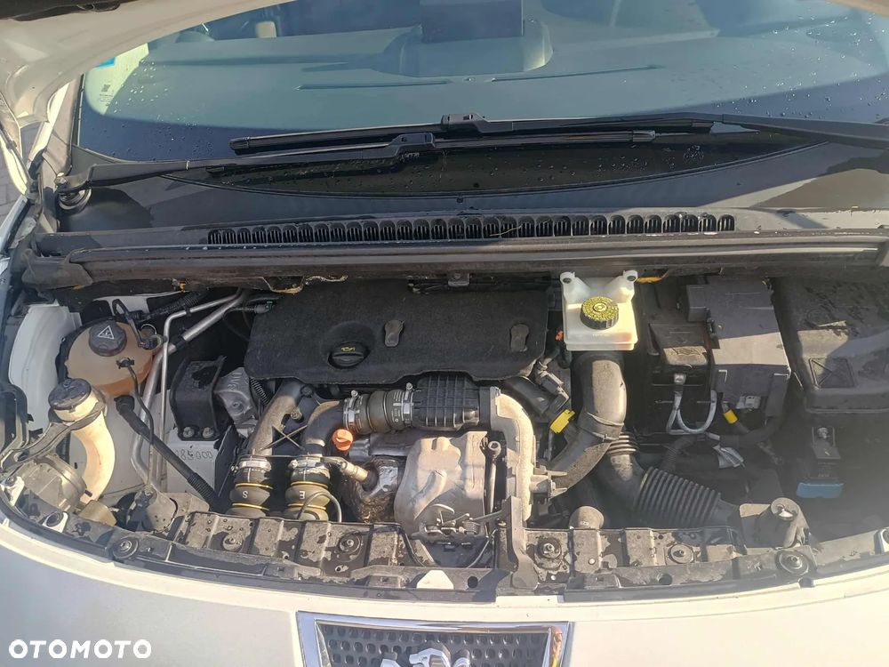 Peugeot 3008 1.6 HDi Premium - 12