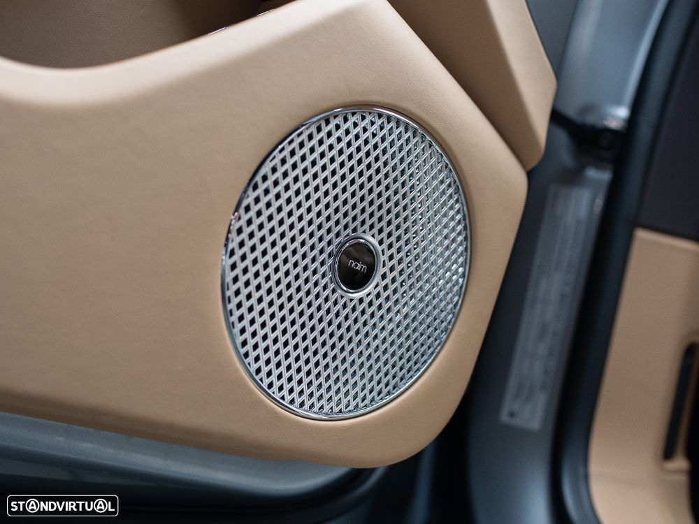 Bentley Flying Spur Hybrid Azure - 36