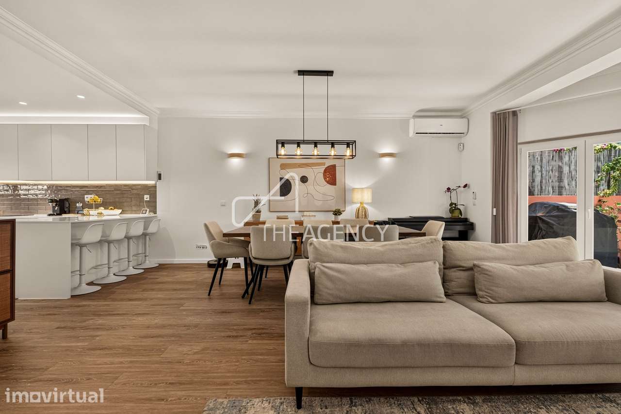 Moradia de 4 Pisos Totalmente Remodelada "Chave na Mão" em Zona Nobre - Grande imagem: 2/37