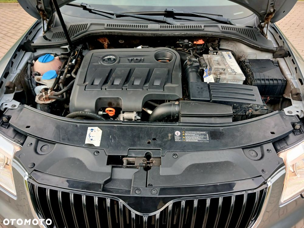 Skoda Superb 2.0 TDI DSG Ambition - 8