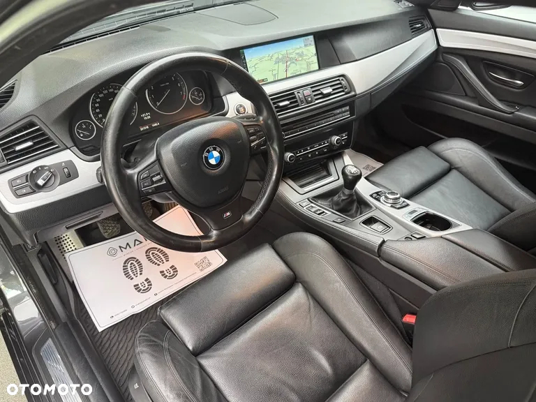 BMW Seria 5 520i - 23