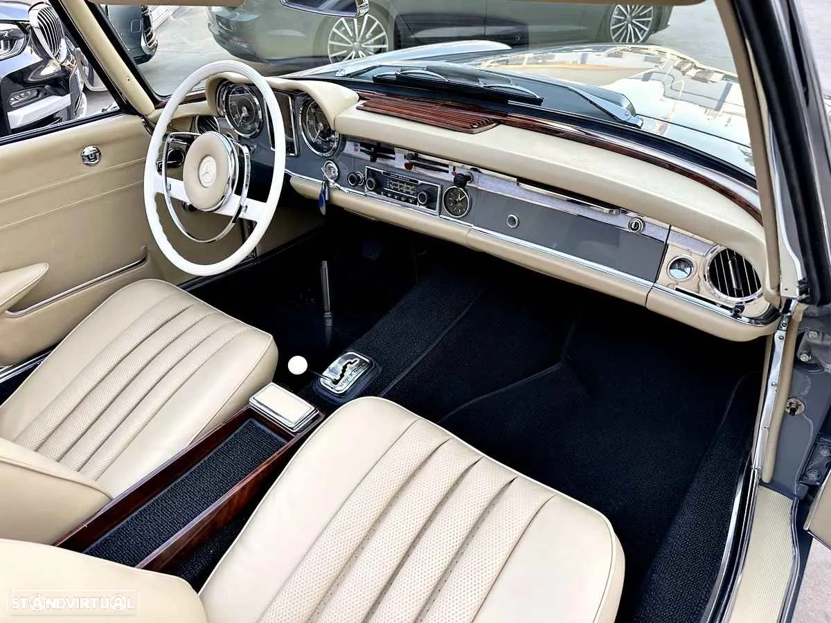 Mercedes-Benz 230 - 28