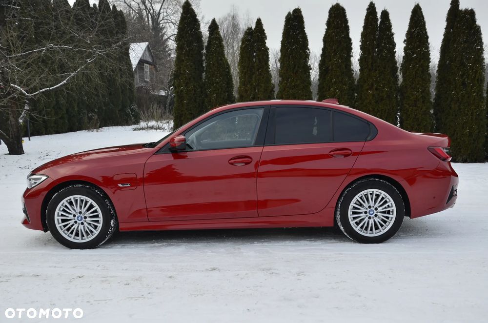 BMW Seria 3 320e Sport Line - 16