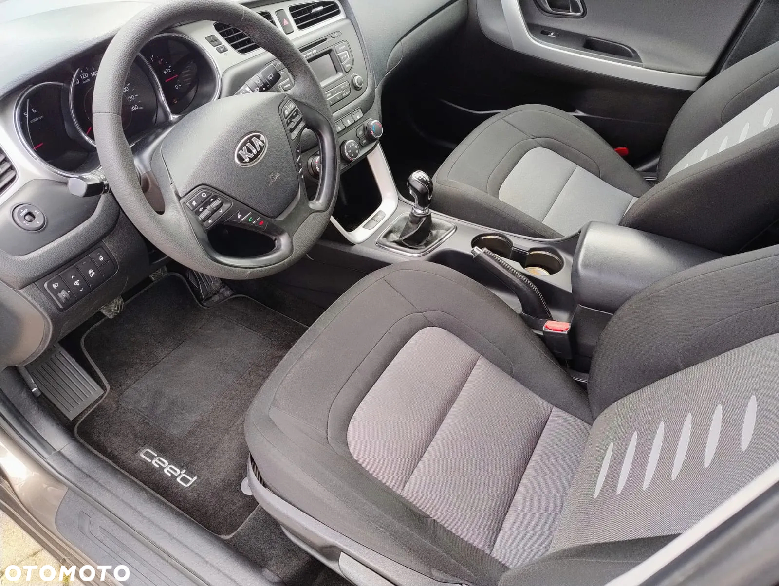 Kia Ceed 1.6 CRDi 128 Dream Team Edition - 6