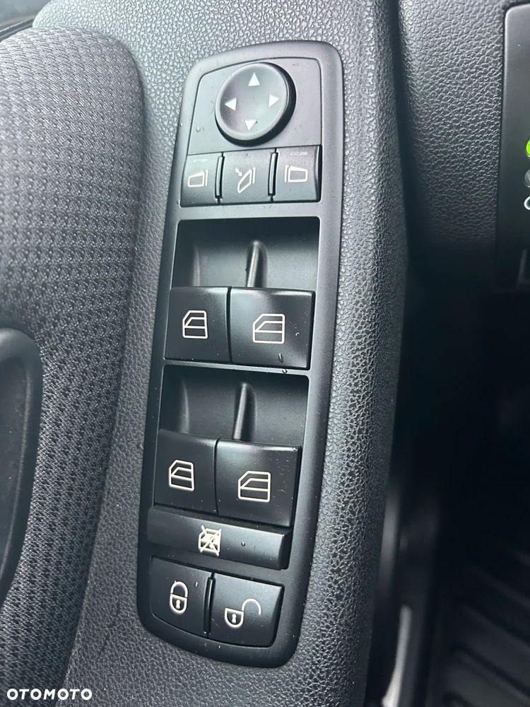 Mercedes-Benz Klasa A 180 CDI Special Edition - 31