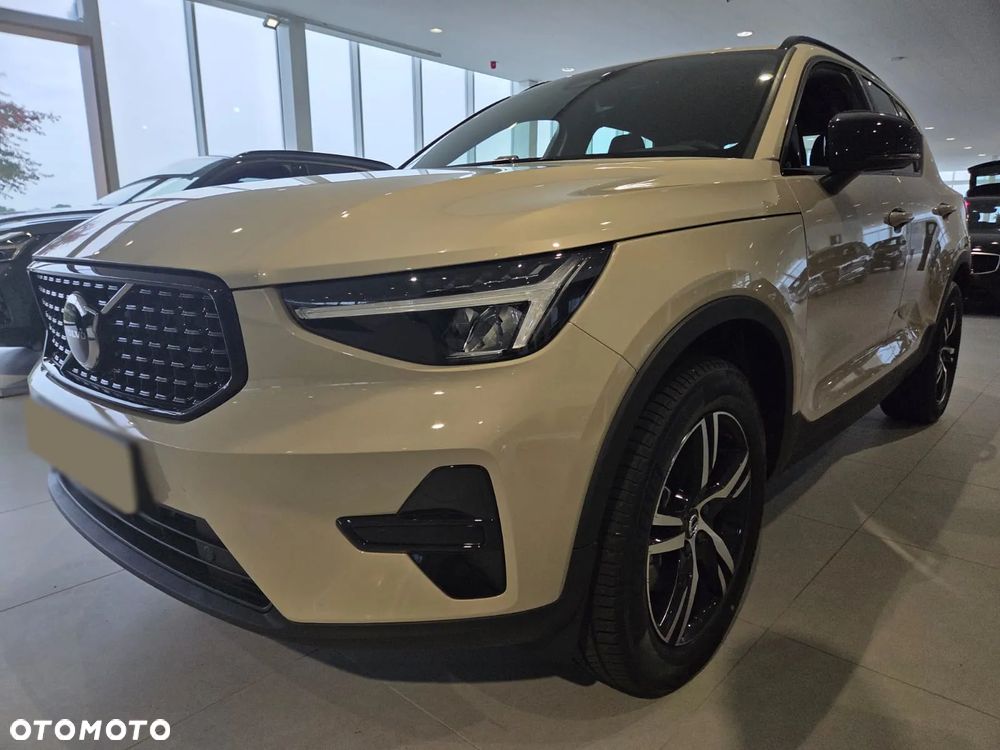 Volvo XC 40 B4 Plus Black Edition