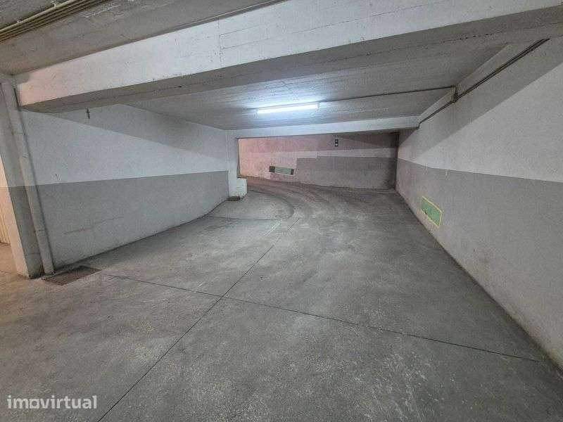 Parqueamento Motociclo - Estação Rio de Mouro - Grande imagem: 5/6