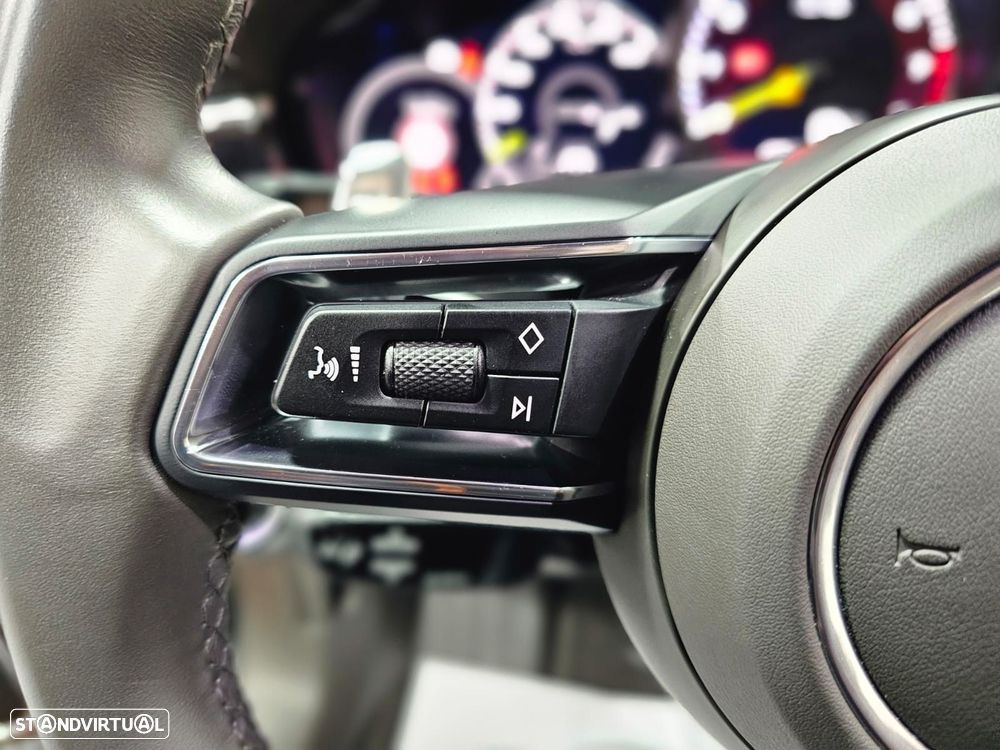 Porsche Panamera 4 E-Hybrid - 15