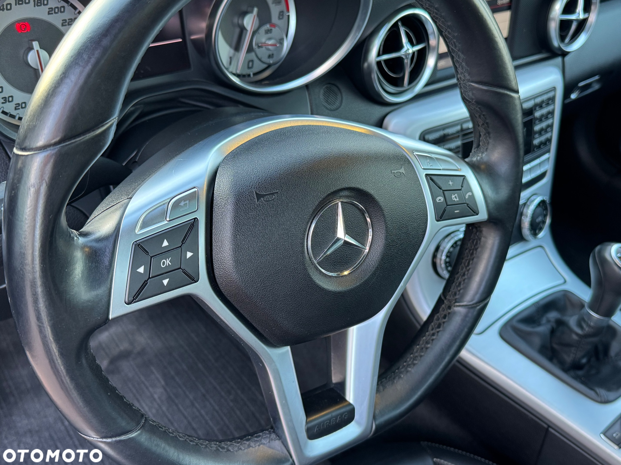 Mercedes-Benz SLK 200 CGI - 30