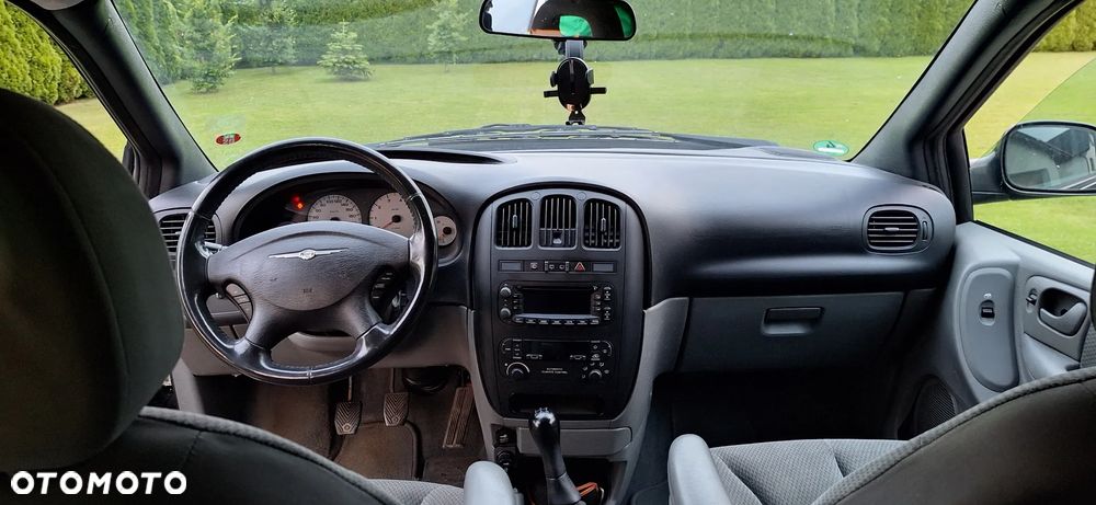 Chrysler Voyager 2.4 SE - 12
