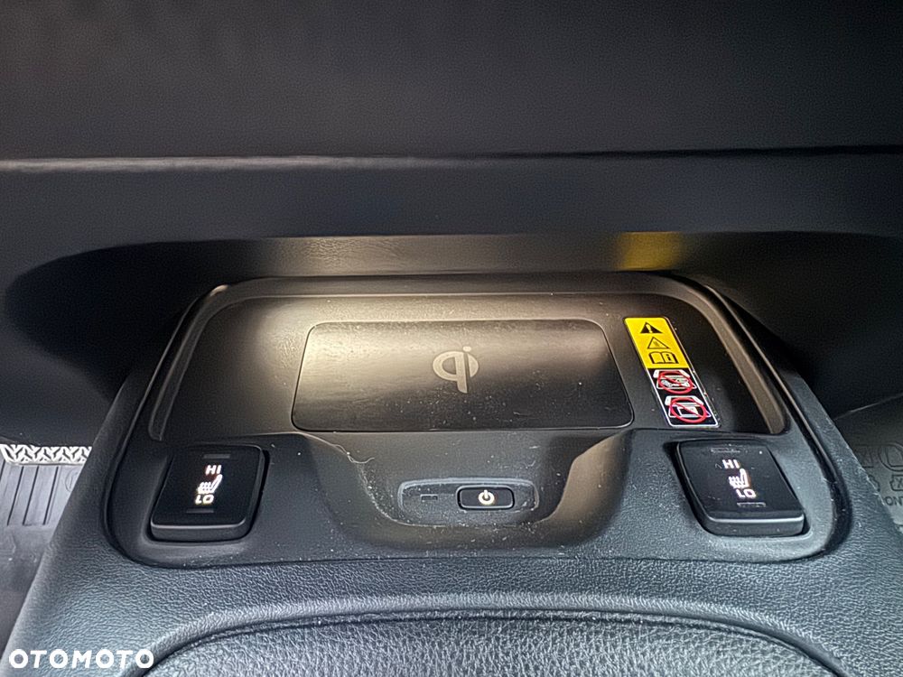 Toyota Corolla 1.8 Hybrid Executive - 18