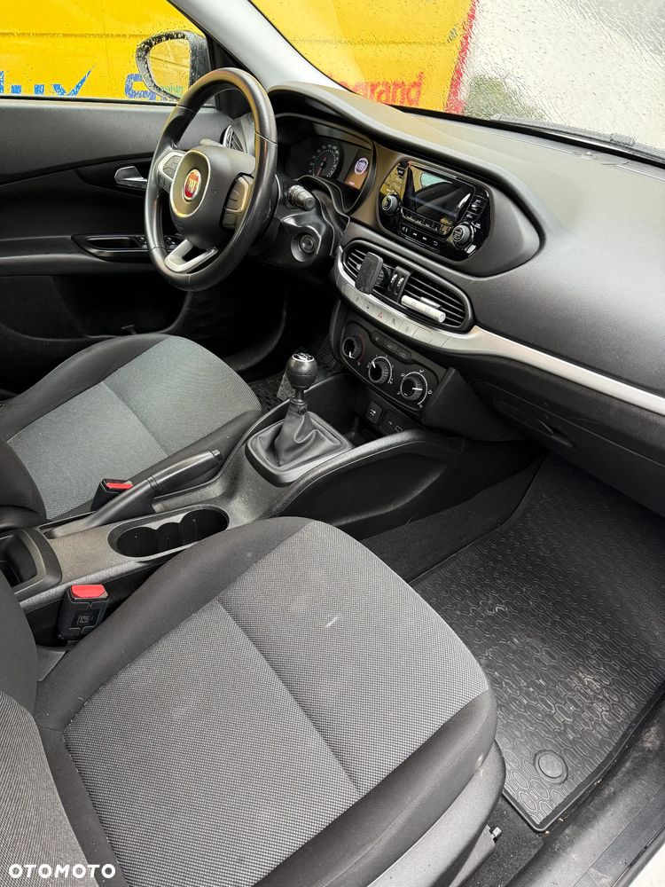 Fiat Tipo 1.4 16v Easy EU6d - 11