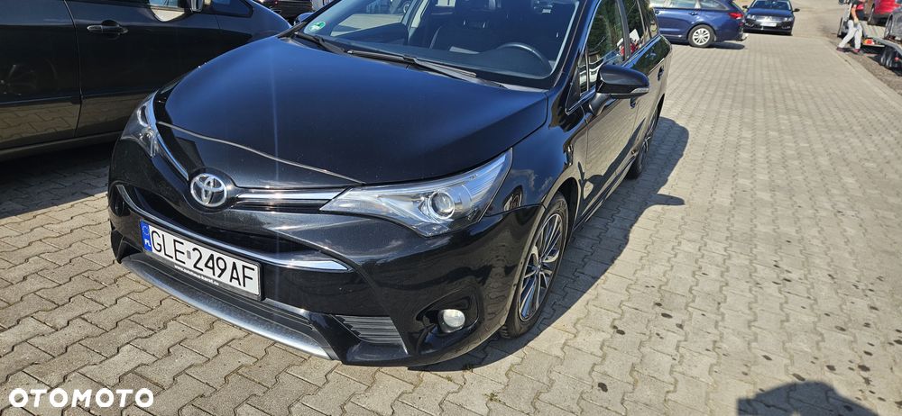 Toyota Avensis 2.0 D-4D Selection - 2