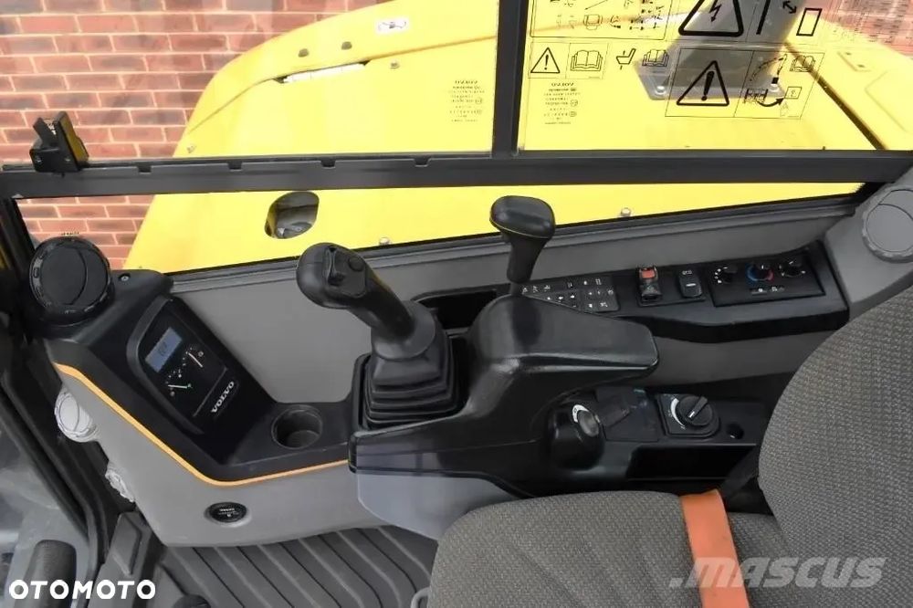 Volvo ECR88 - 6