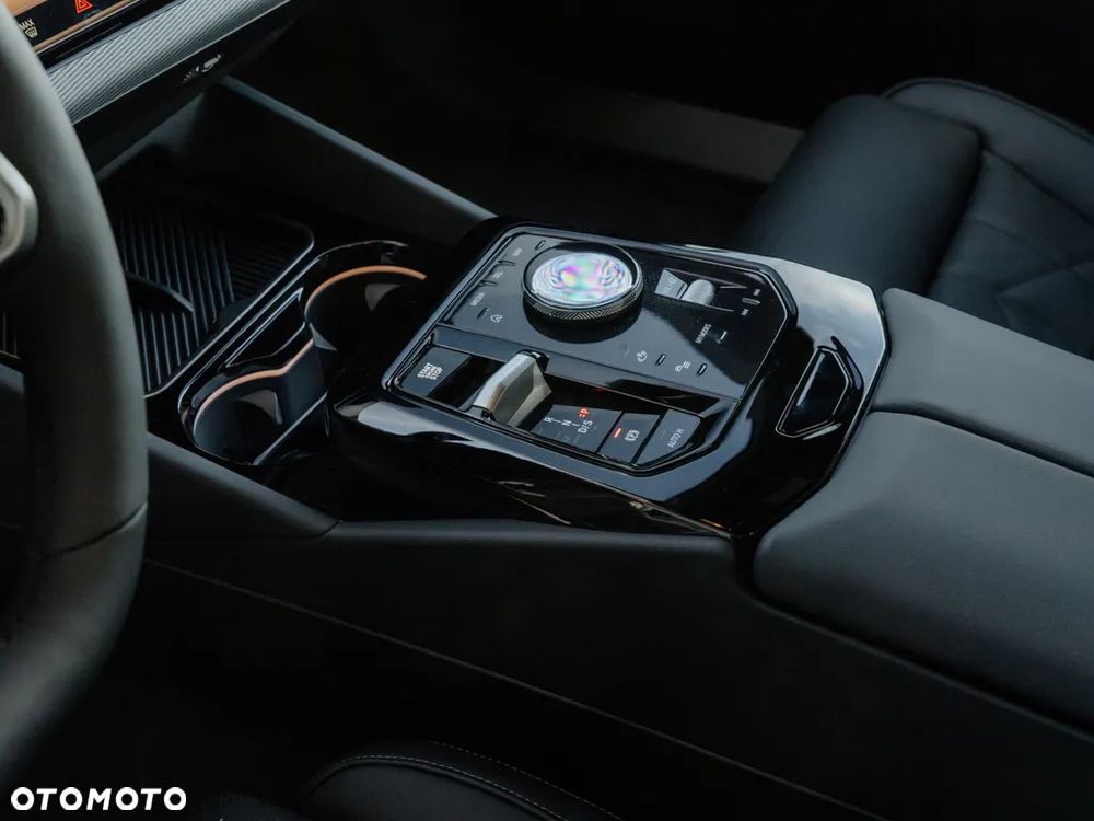 BMW Seria 5 520d xDrive - 11