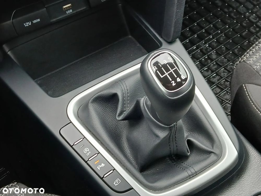 Kia XCeed 1.5 T-GDI M - 11