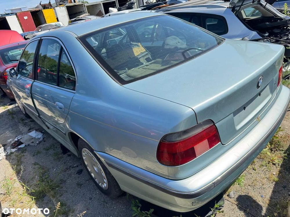 BMW E39 2.0 benzyna 150 KM 2000 r kolor:GLACIERGRUEN METALLIC-