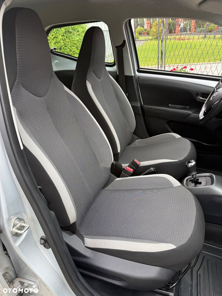 Toyota Aygo x.shift x-play connect - 9