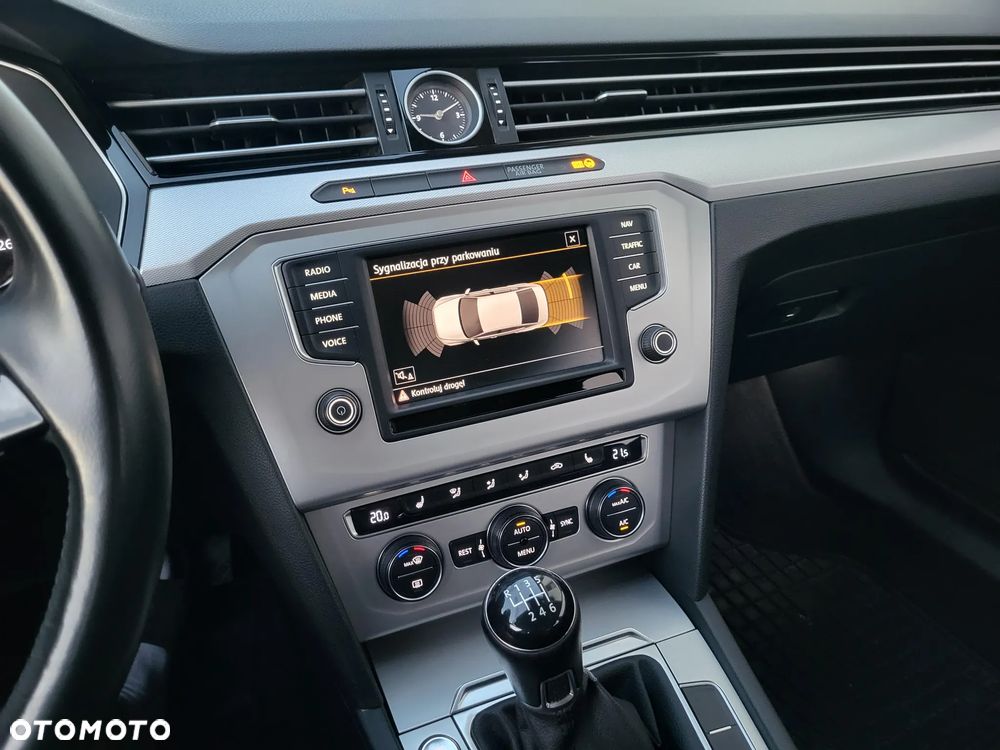 Volkswagen Passat 1.8 TSI BMT Comfortline - 10