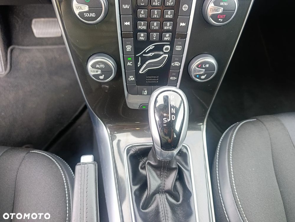 Volvo V40 T3 Geartronic Inscription - 24