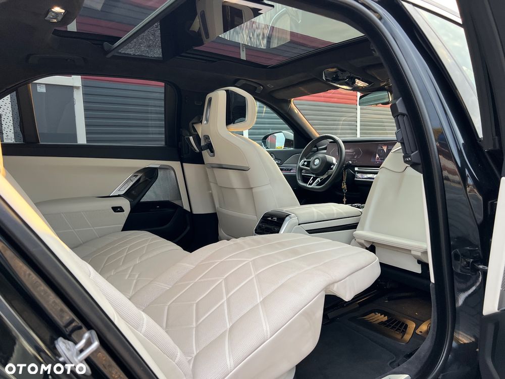 BMW Seria 7 740d xDrive - 37