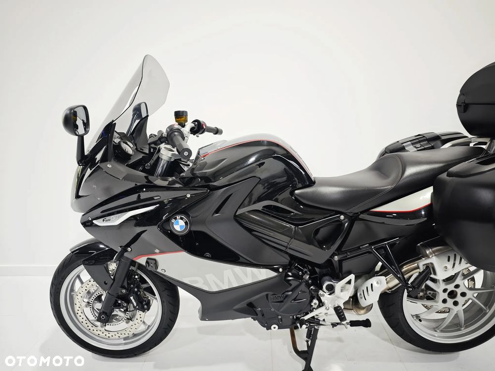 BMW F - 17