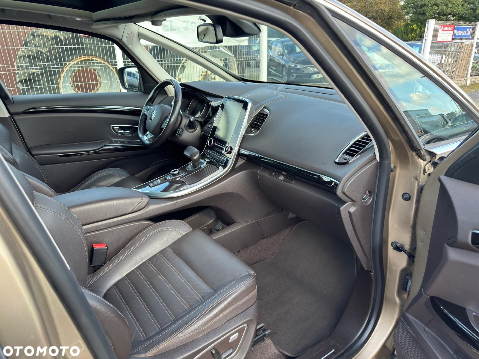 Renault Espace 1.6 dCi Energy Initiale Paris EDC 7os - 8