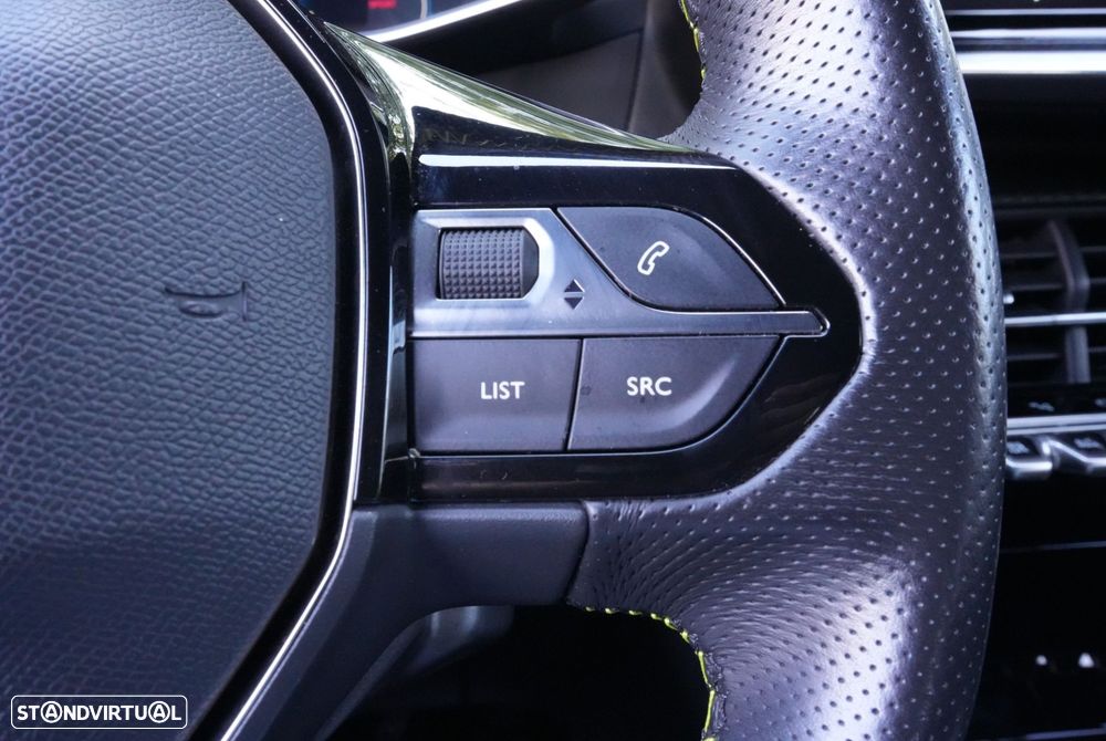 Peugeot 2008 1.2 PureTech GT Line - 28