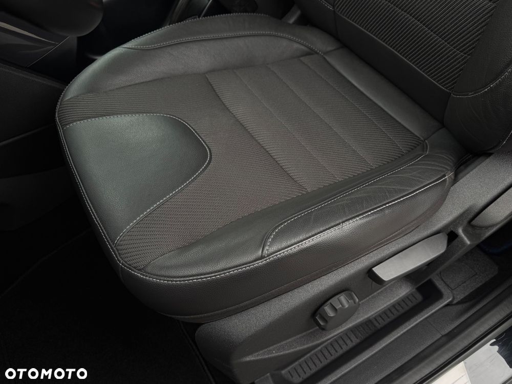 Ford Kuga 2.0 TDCi 2x4 Titanium - 15