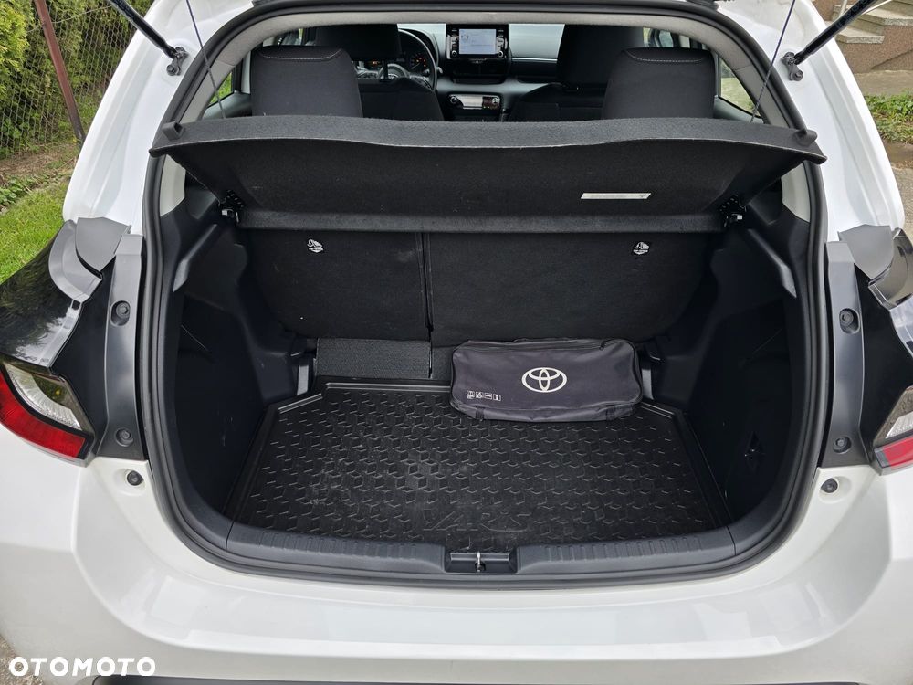 Toyota Yaris Hybrid 1.5 Selection Style - 19