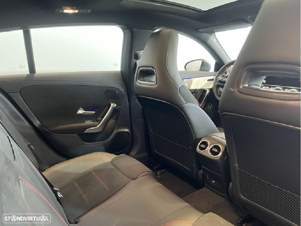 Mercedes-Benz CLA 180 - 16