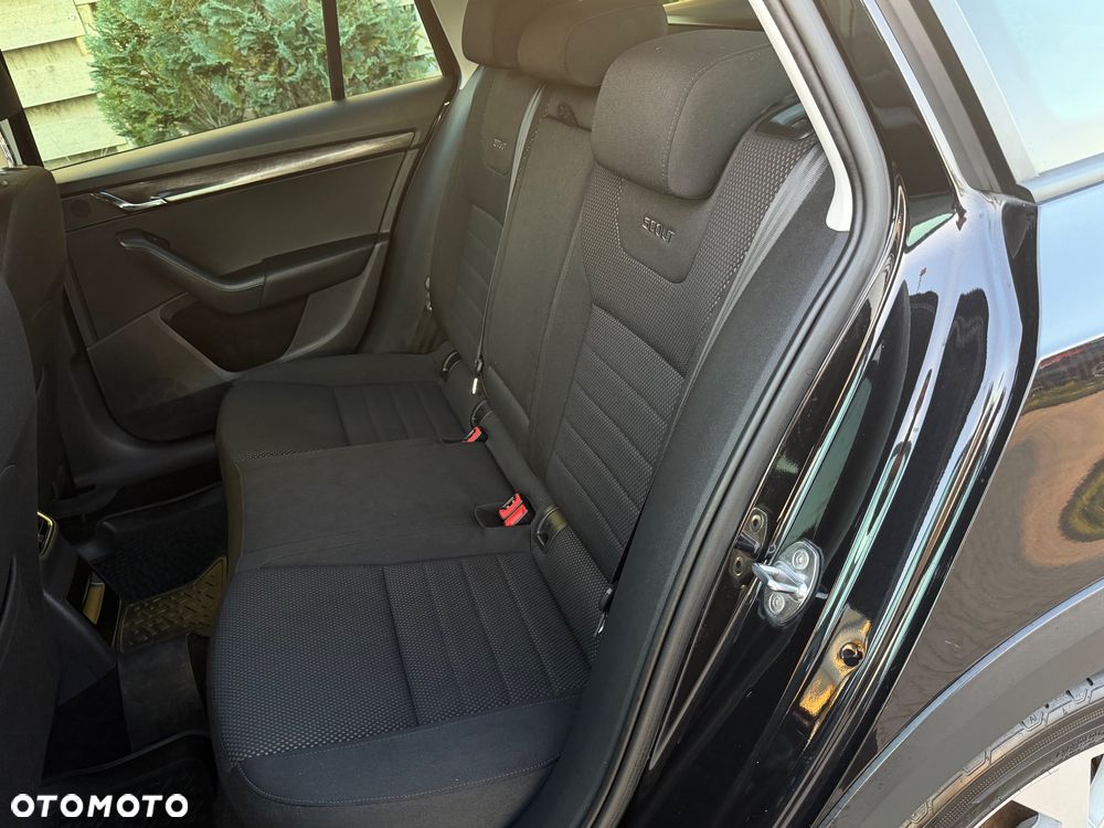 Skoda Octavia Combi 2.0 TDI (Green tec) 4x4 DSG Scout - 24