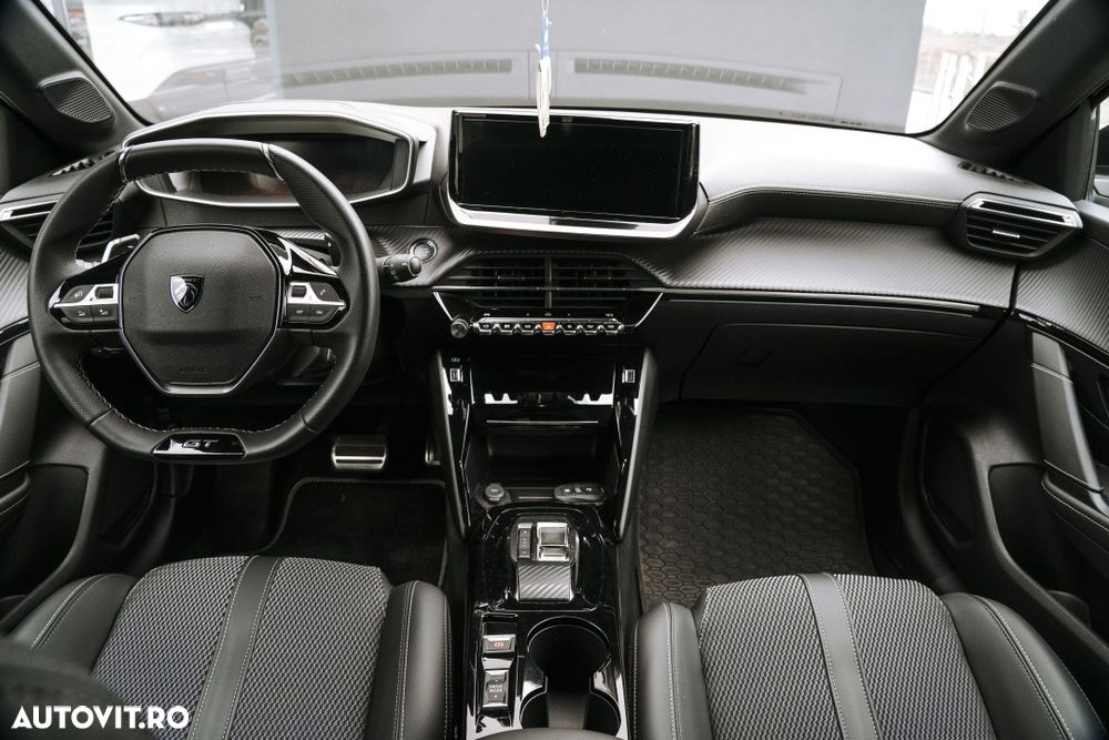 Peugeot 208 - 17