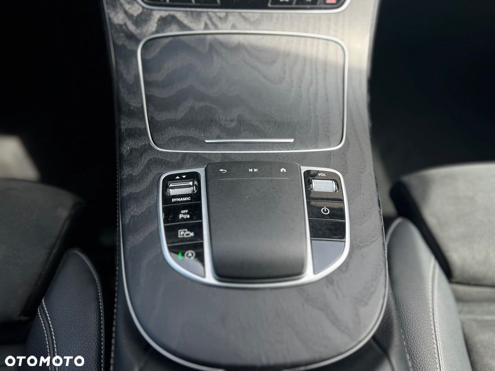 Mercedes-Benz Klasa E 220 d 4-Matic AMG - 22