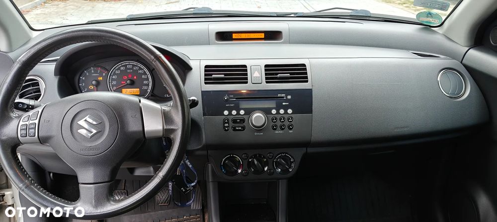 Suzuki Swift 1.3 GS / Premium 4WD - 2