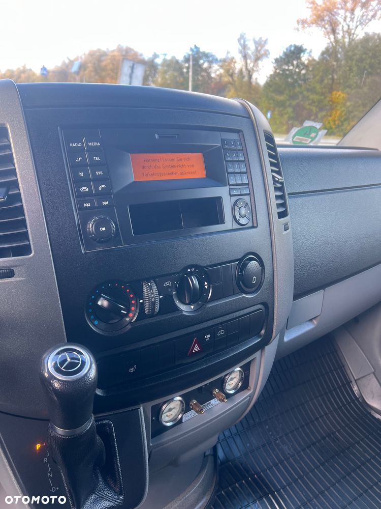Mercedes-Benz Sprinter - 11