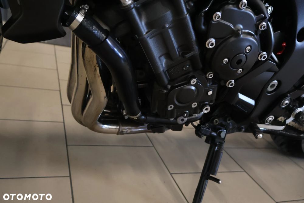 Yamaha FZ - 23