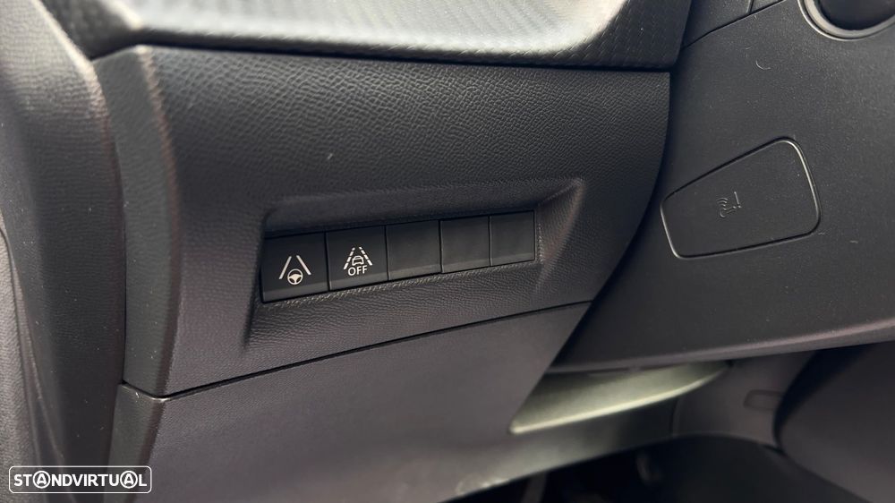 Peugeot e-208 50 kWh GT - 6