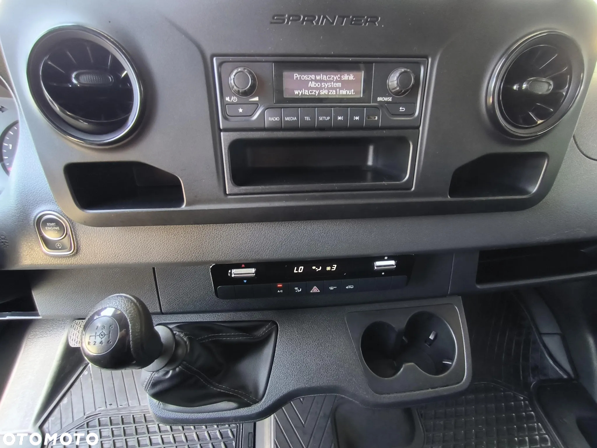 Mercedes-Benz Sprinter - 12