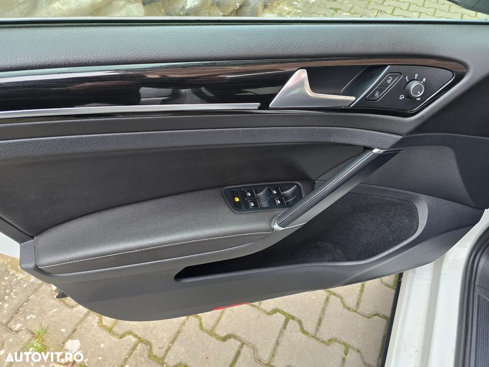 Volkswagen Golf 2.0 TDI SCR DSG R-Line - 16
